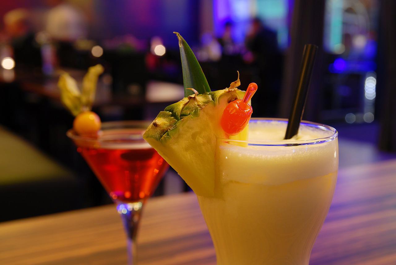 cocktail, bar, night-857393.jpg